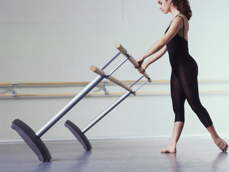 Barra de ballet doble de 3 m  trasladable con ruedas. Modelo Maurice (2)