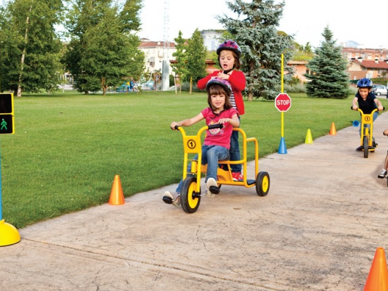 Semforo con base y pica (1)