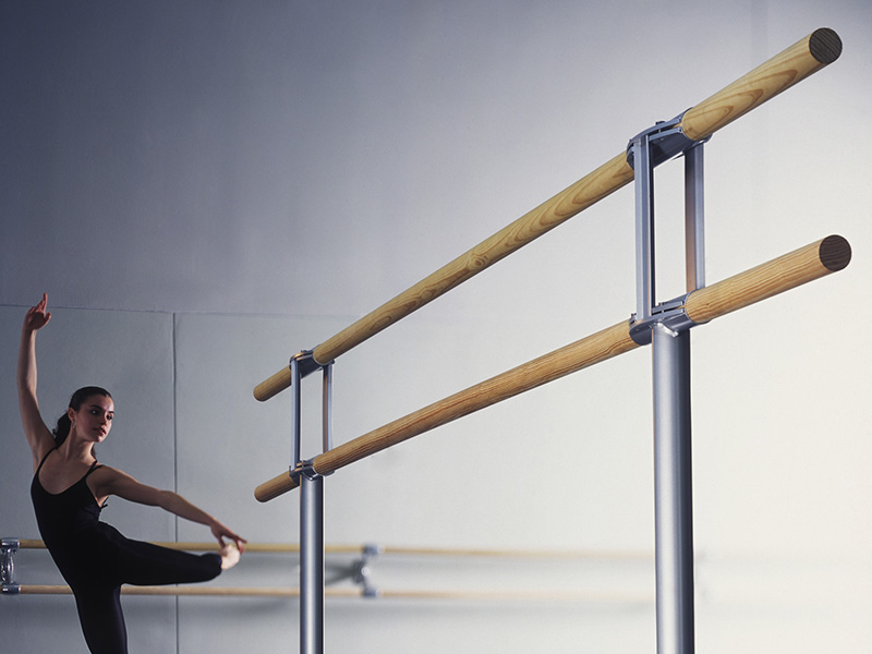 Barra de ballet doble de 2 m trasladable con ruedas. Modelo Maurice (2)