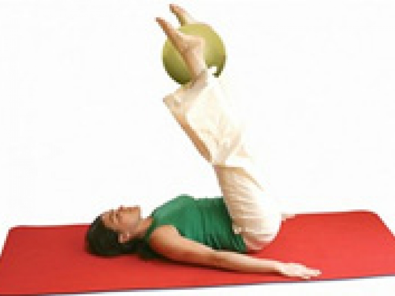 Endurece tu cuerpo con la Pilates Ball (1)